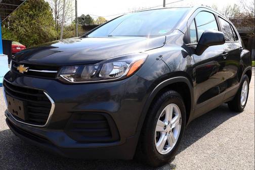 Mosaic Black Metallic 2020 Chevrolet Trax LT