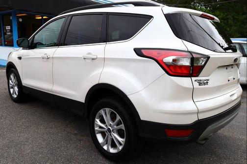 White 2018 Ford Escape SEL