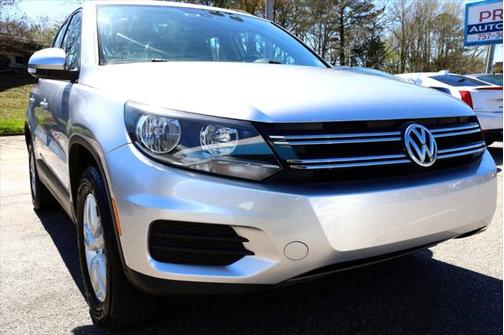 2016 Volkswagen Tiguan SE