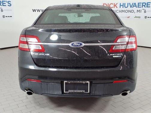 Tuxedo Black Metallic 2015 Ford Taurus Limited