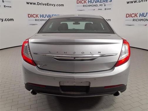 2015 Lincoln MKS Base