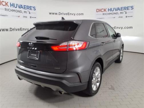 2023 Ford Edge Titanium