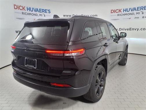 2022 Jeep Grand Cherokee Altitude