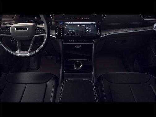 2026 Jeep Grand Cherokee Altitude