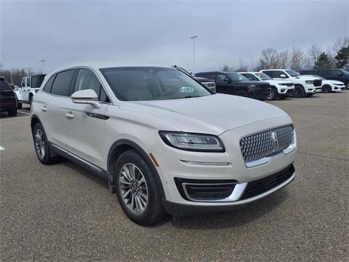 2019 Lincoln Nautilus Select
