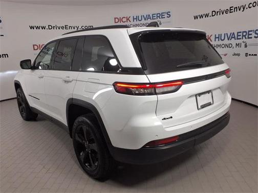 2023 Jeep Grand Cherokee Altitude