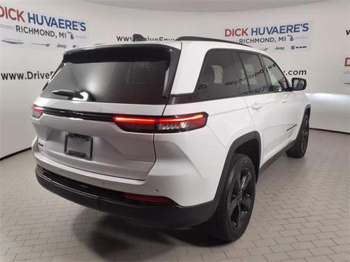 2023 Jeep Grand Cherokee Altitude