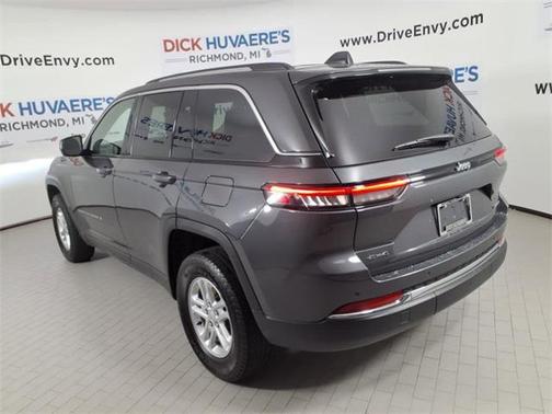 2023 Jeep Grand Cherokee Laredo
