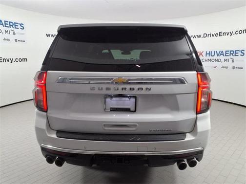 2023 Chevrolet Suburban Premier