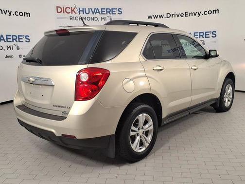 Gold Mist Metallic 2011 Chevrolet Equinox 2LT