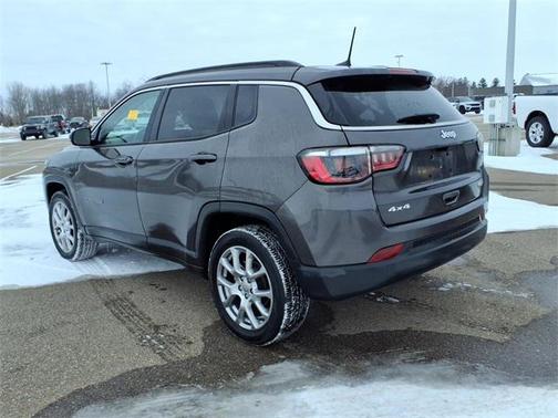 2022 Jeep Compass Latitude Lux