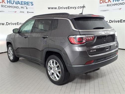2022 Jeep Compass Latitude Lux