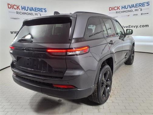 2023 Jeep Grand Cherokee Limited X