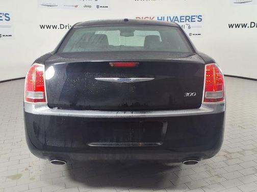 2012 Chrysler 300 Limited