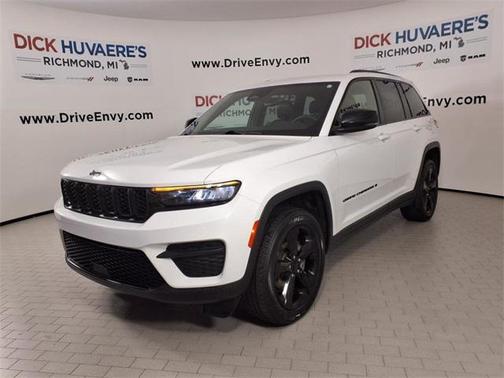 2023 Jeep Grand Cherokee Altitude