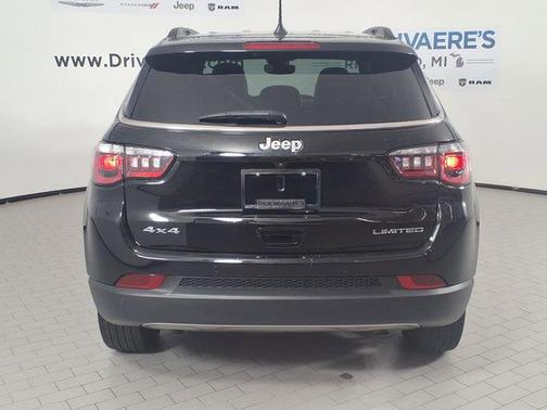 Diamond Black Crystal Pearlcoat 2024 Jeep Compass Limited
