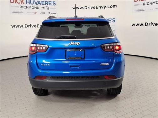 2022 Jeep Compass Latitude Lux