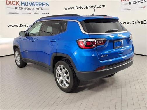2022 Jeep Compass Latitude Lux