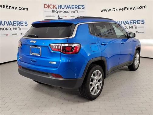 2022 Jeep Compass Latitude Lux