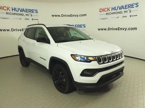 Bright White Clearcoat 2022 Jeep Compass Latitude Lux