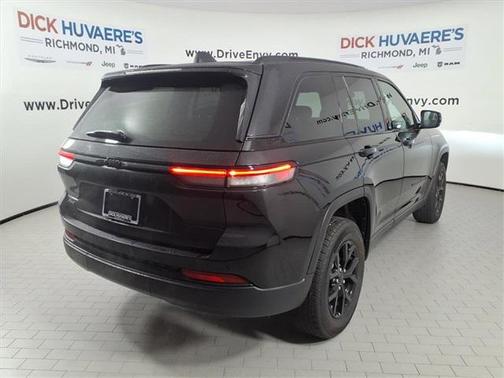 2024 Jeep Grand Cherokee Altitude