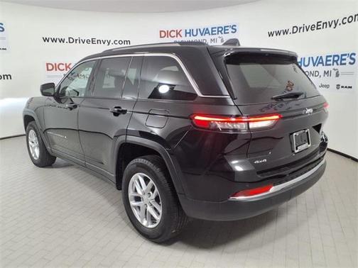 2023 Jeep Grand Cherokee Laredo
