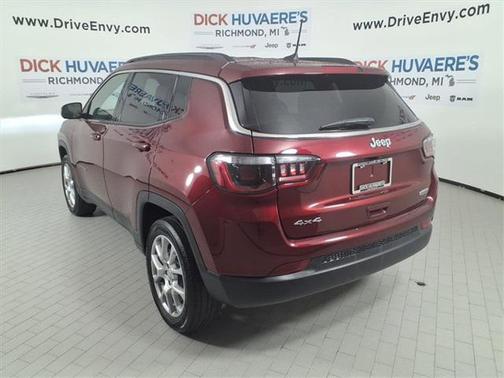 2022 Jeep Compass Latitude Lux