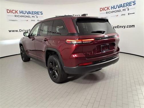 2023 Jeep Grand Cherokee Altitude