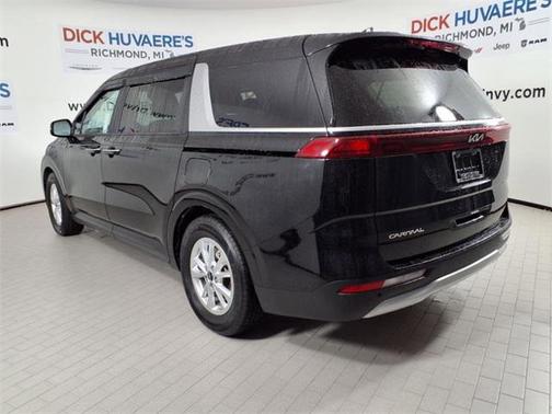 2023 Kia Carnival LX