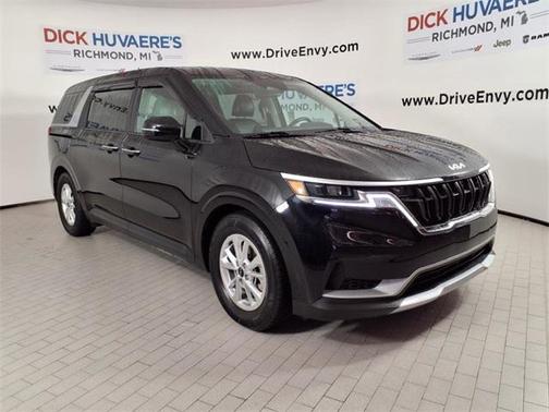 2023 Kia Carnival LX