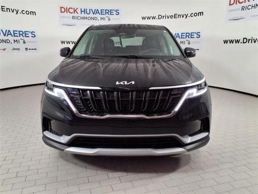 2023 Kia Carnival LX