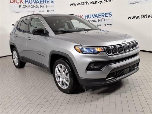 2024 Jeep Compass Latitude Lux