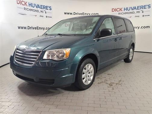 2009 Chrysler Town & Country LX