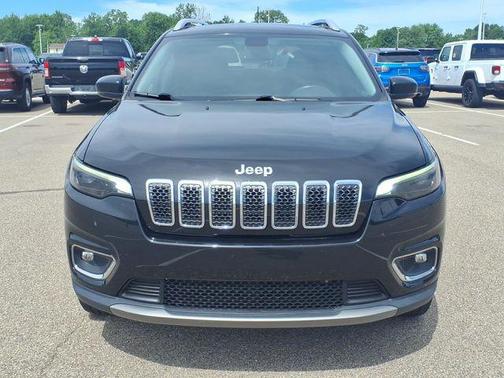 Diamond Black Crystal Pearlcoat 2019 Jeep Cherokee Limited
