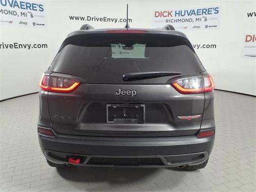 2022 Jeep Cherokee Trailhawk