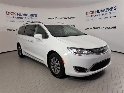 2019 Chrysler Pacifica Touring-L Plus