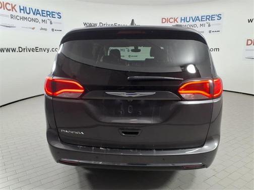 2018 Chrysler Pacifica Touring-L