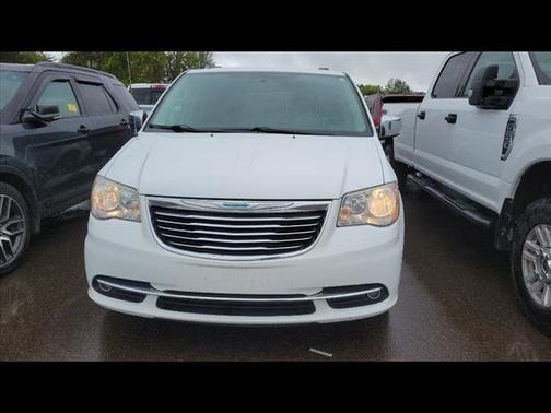 2014 Chrysler Town & Country Touring-L