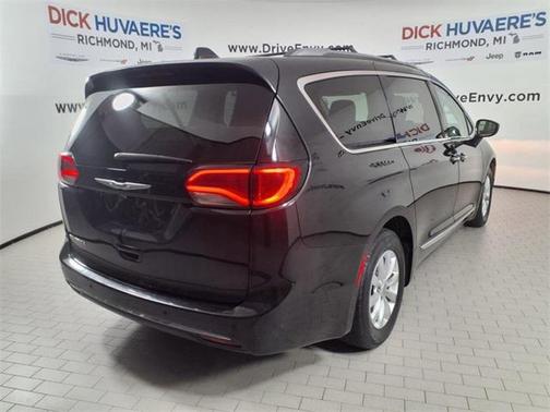2018 Chrysler Pacifica Touring-L