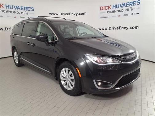 2018 Chrysler Pacifica Touring-L