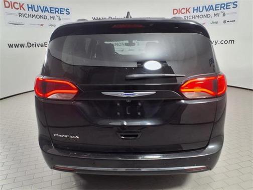 2018 Chrysler Pacifica Touring-L
