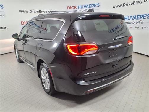 2018 Chrysler Pacifica Touring-L