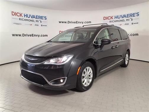 2018 Chrysler Pacifica Touring-L