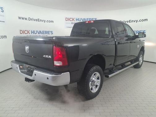 2017 RAM 3500 Tradesman Crew Cab 4x4 6'4' Box