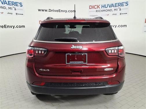 2022 Jeep Compass Latitude Lux