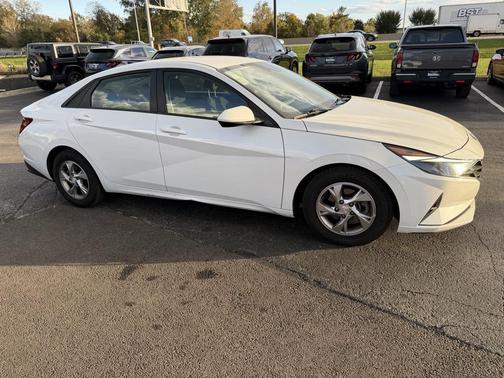2021 Hyundai ELANTRA SE