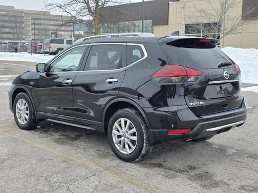 2018 Nissan Rogue SV