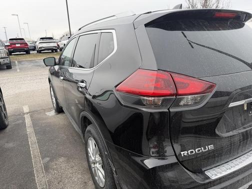 2018 Nissan Rogue SV