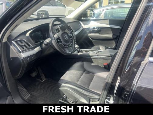 2018 Volvo XC90 T5 Momentum