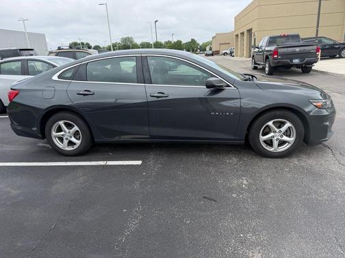 Nightfall Gray Metallic 2018 Chevrolet Malibu 1LS